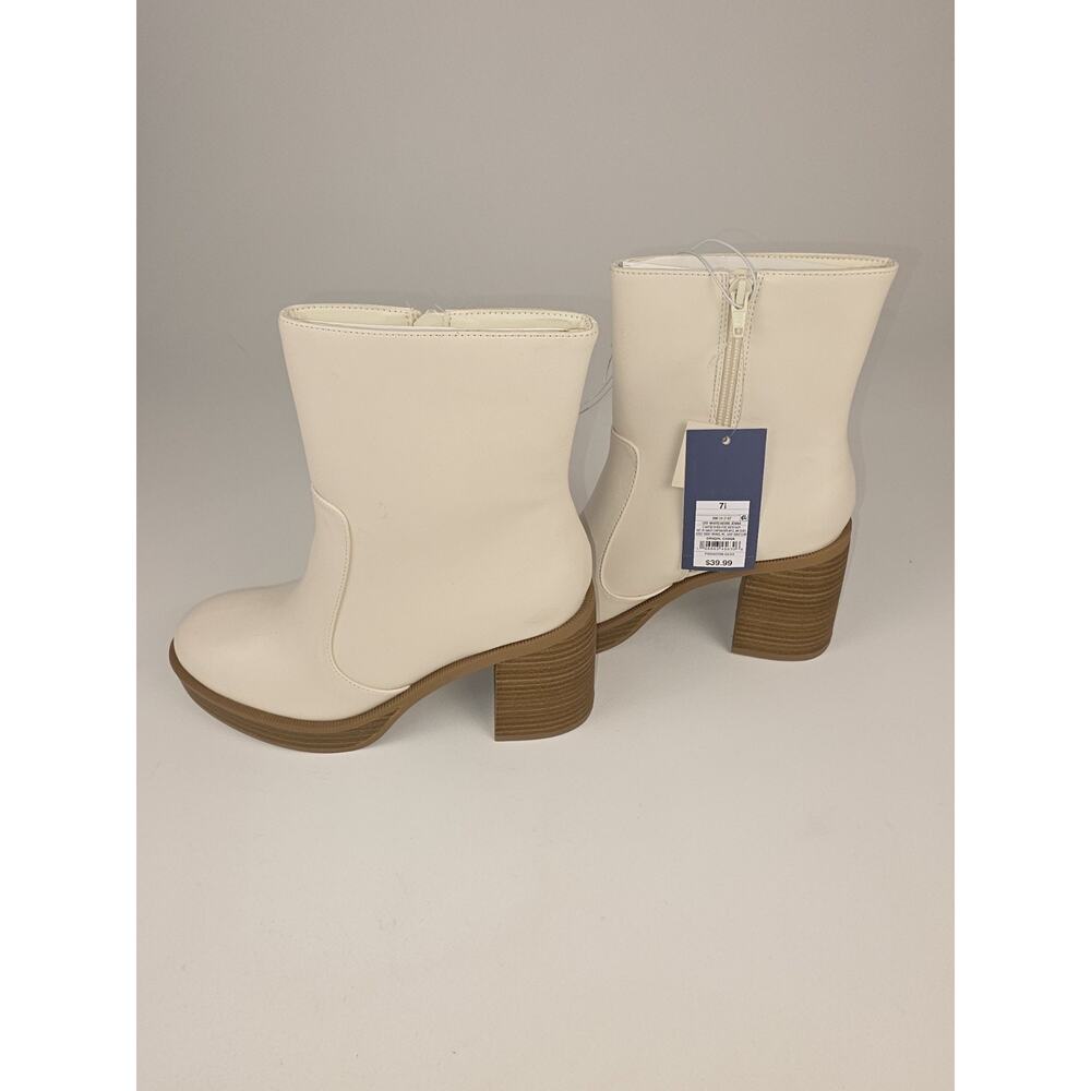 Univeral Thread Jenna Off-White Block Heel Boots Size 7.5 Boho Retro 70's Inspir